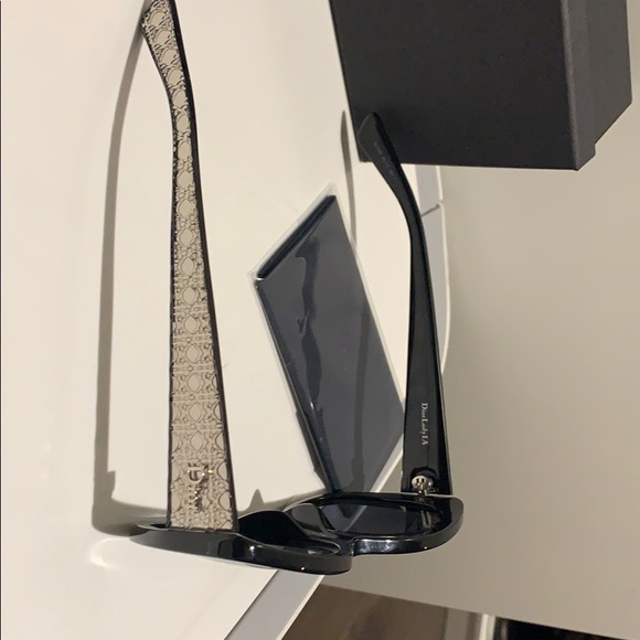 Brand new Dior Sunglasses - Picture 2 of 4